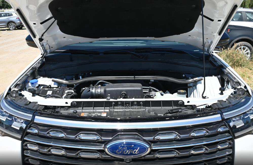 被低估的美系中大型SUV，车长超5米，全系标配2.3T+10AT