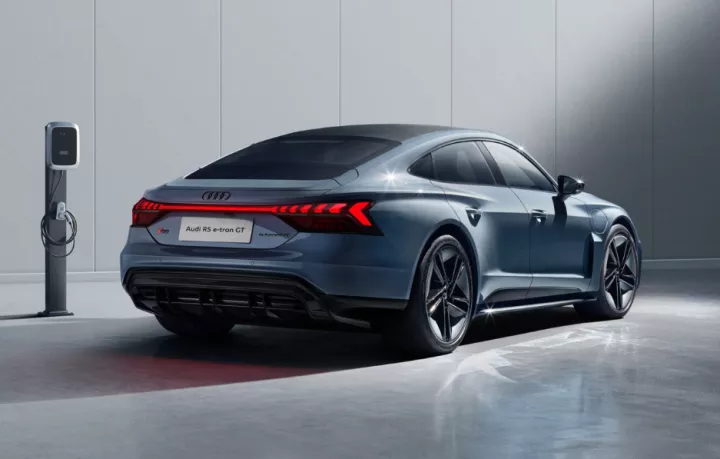 奥迪最贵电动车预售148万元，奥迪RS e-tron GT值吗？