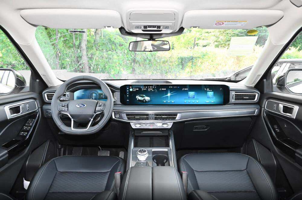 被低估的美系中大型SUV，车长超5米，全系标配2.3T+10AT