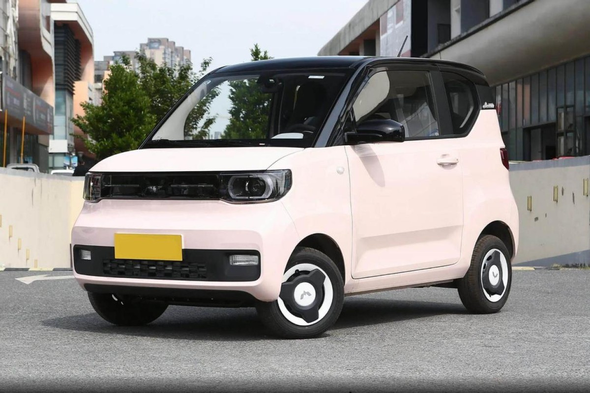 真正的国民代步车，仅3.28万起，不烧油还省心，带你看宏光MINIEV