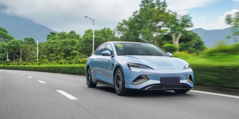 特斯拉MODEL 3“瞄准”比亚迪海豹，谁才是20万级最优选？