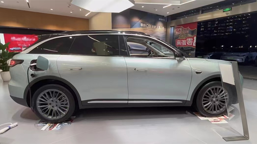 零跑C11增程版到店，续航可超1000公里，工况油耗6.8L，即将预售