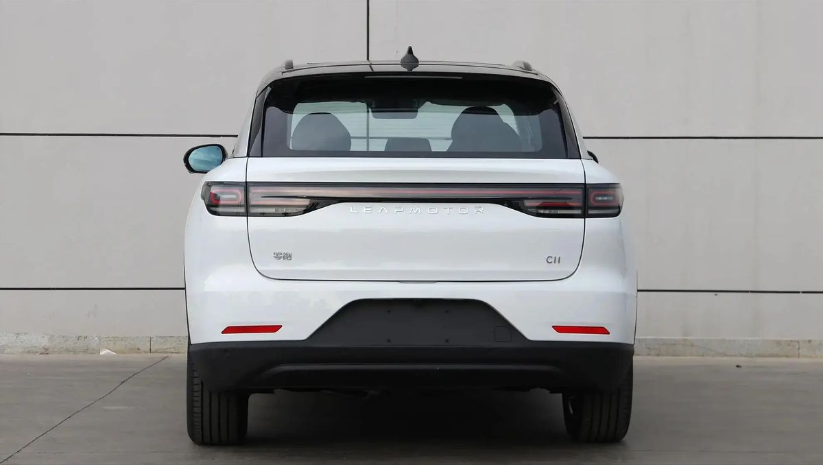 1.2T三缸+大电池，纯电续航285km，零跑C11增程版值得买吗？