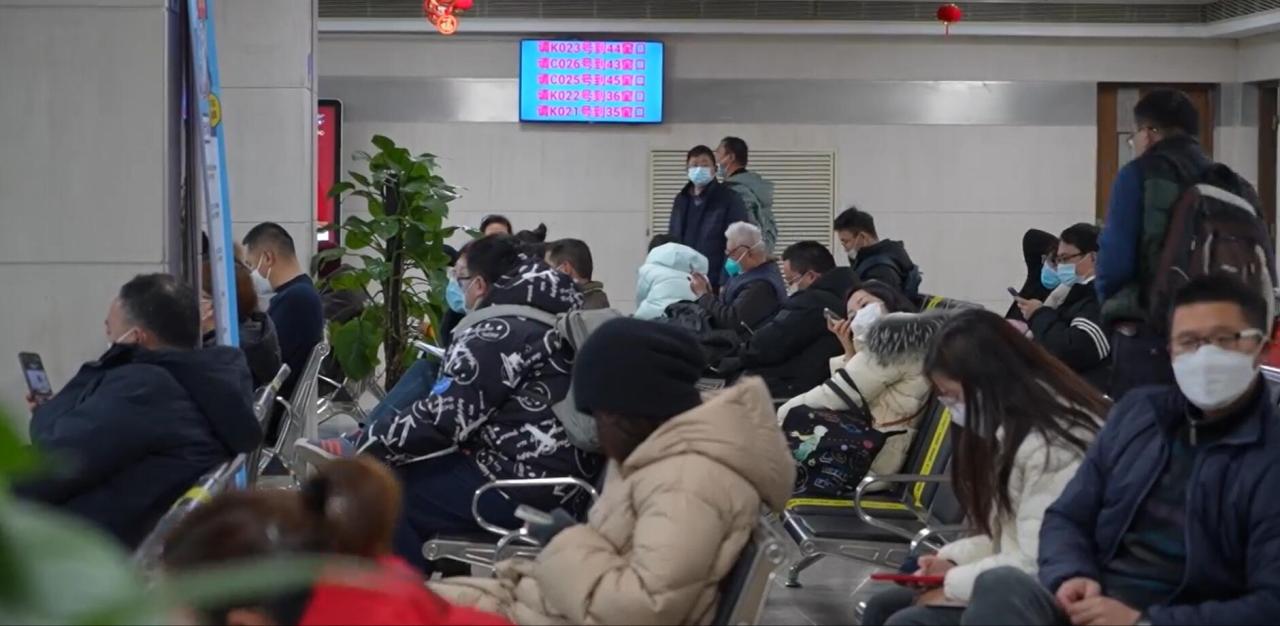 二手房交易升温（图源：南京广电）