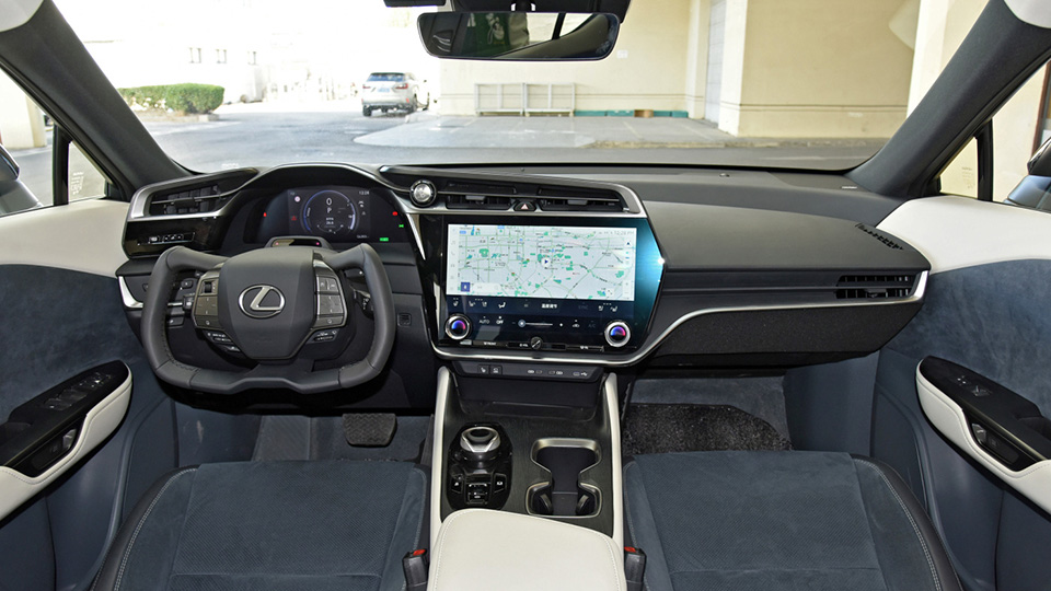 预算35万元买豪华SUV，续航超500km，雷克萨斯RZ选中配就行