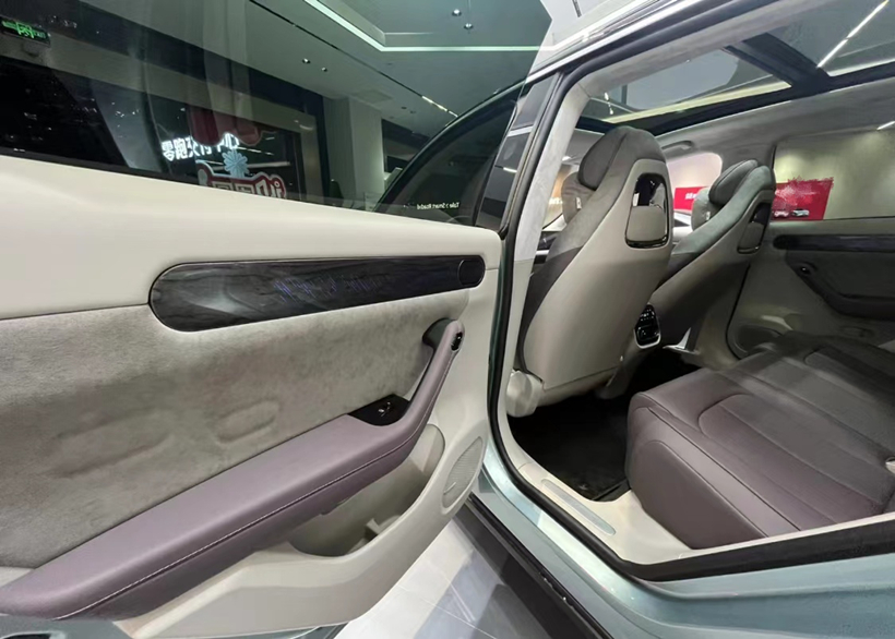 零跑C11增程版到店，续航可超1000公里，工况油耗6.8L，即将预售