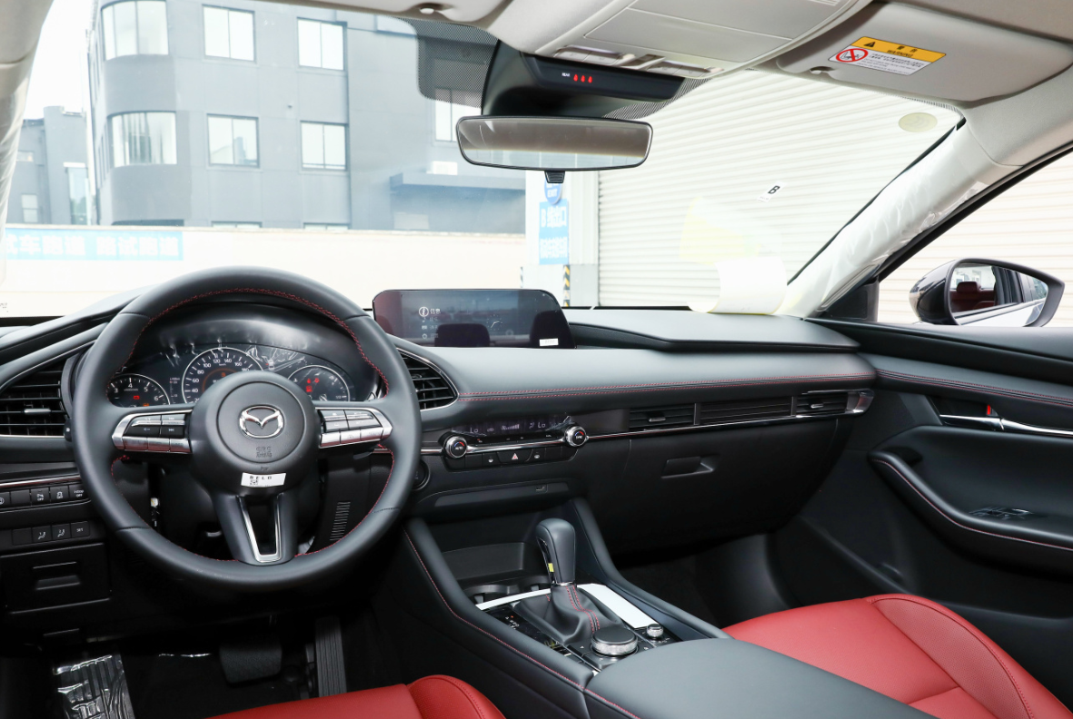 兔年年轻人的心仪座驾，MAZDA 3昂克赛拉为何是优选项？