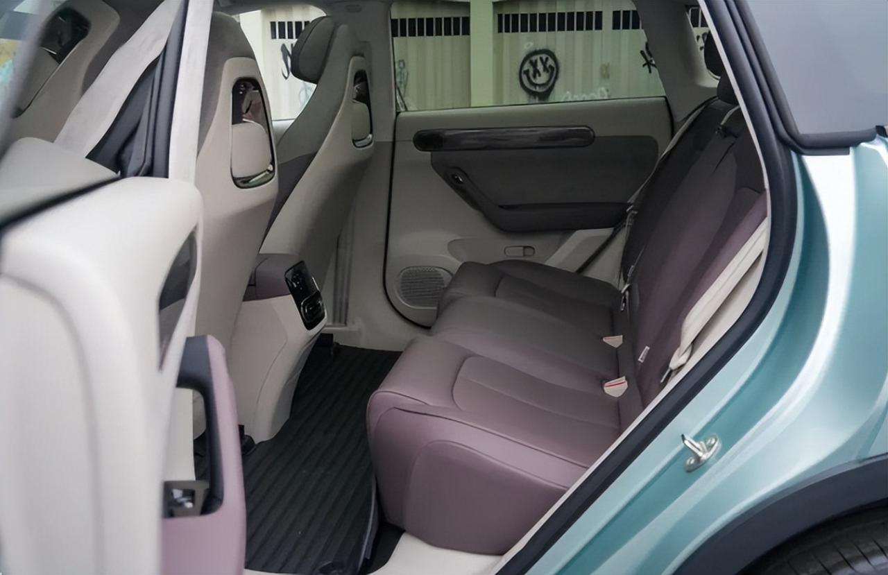 20万内入手“大五座增程式SUV”，零跑C11增程版值得考虑吗？