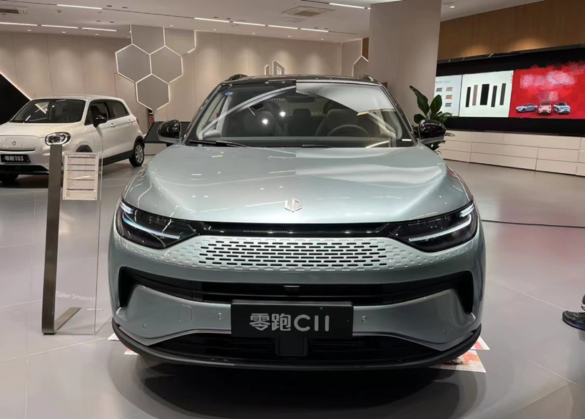 零跑C11增程版到店，续航可超1000公里，工况油耗6.8L，即将预售
