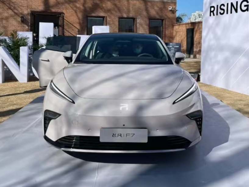 三联屏+换电、续航666km！飞凡F7即将上市，这波压力给到极氪001