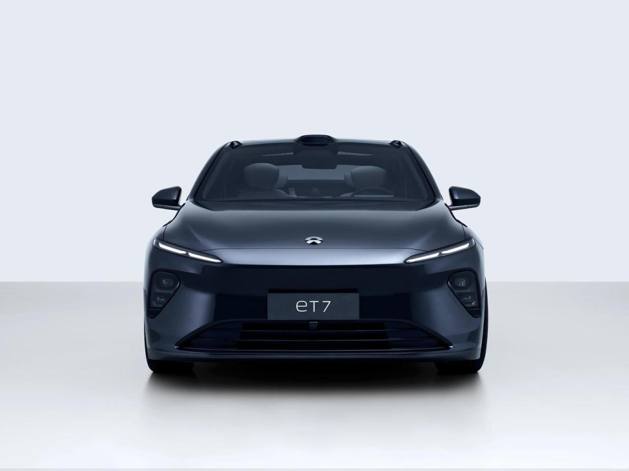 预售32.29万起的岚图追光4月将上市 能否与蔚来ET7对垒？