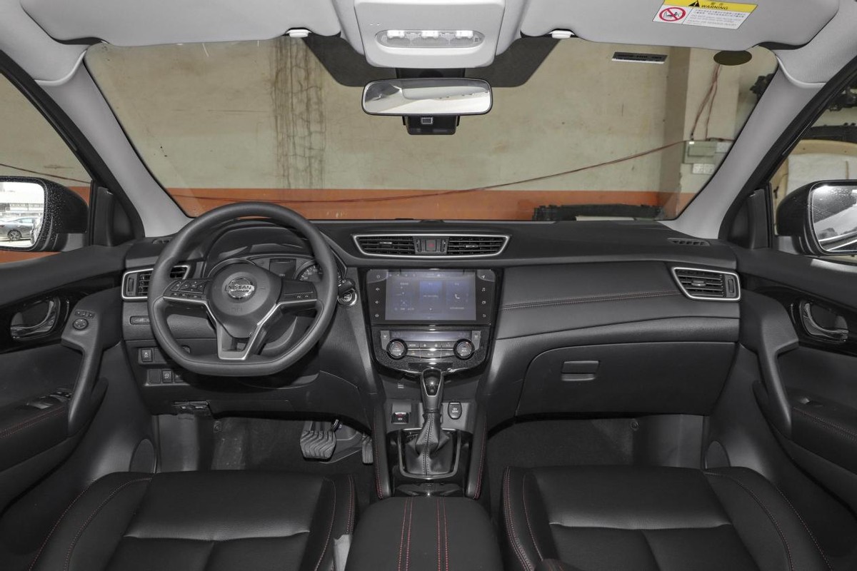 日产入门级SUV，搭载2.0L+CVT，低油耗适合家用，解析日产逍客