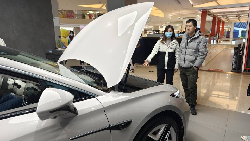 不到30万搞定迈巴赫享受，到店实拍飞凡F7