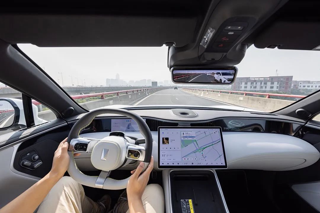 【e汽车】当汽车科技再进化 阿维塔11的城区NCA带来怎样便利的生活