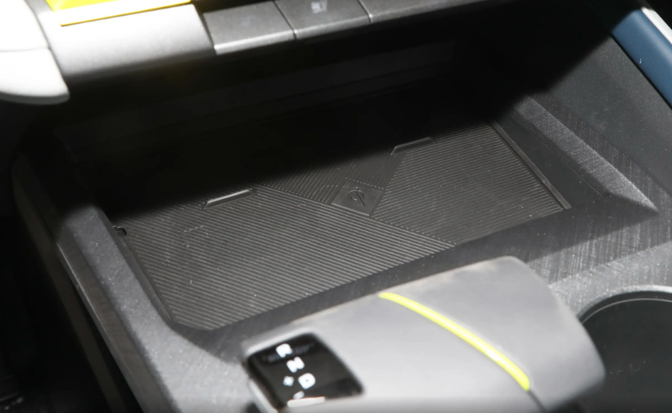 试驾体验UNI-V iDD，6.5秒破百+1100Km综合续航，尾翼却成选装？