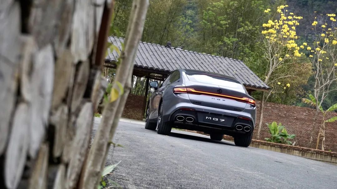 2.0T+9AT，还有电子限滑差速器加持，MG7动态体验有惊喜
