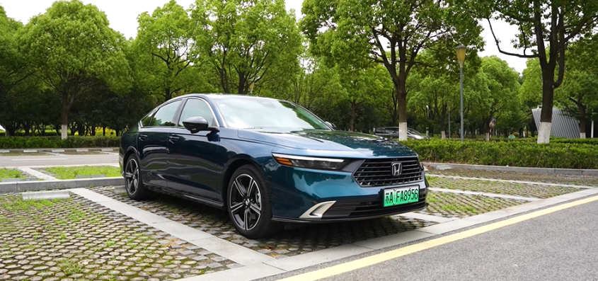 热门B级车也出插混版，价格对标model 3比亚迪汉