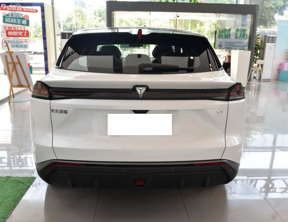 深蓝S7：又一款内卷车型，起售14.99万实力如何？