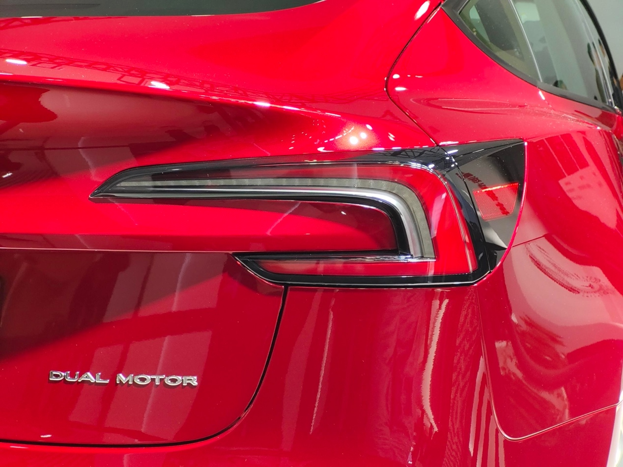 抢先实拍新款Model 3：没有雷达，没有换挡杆！你能接受吗？
