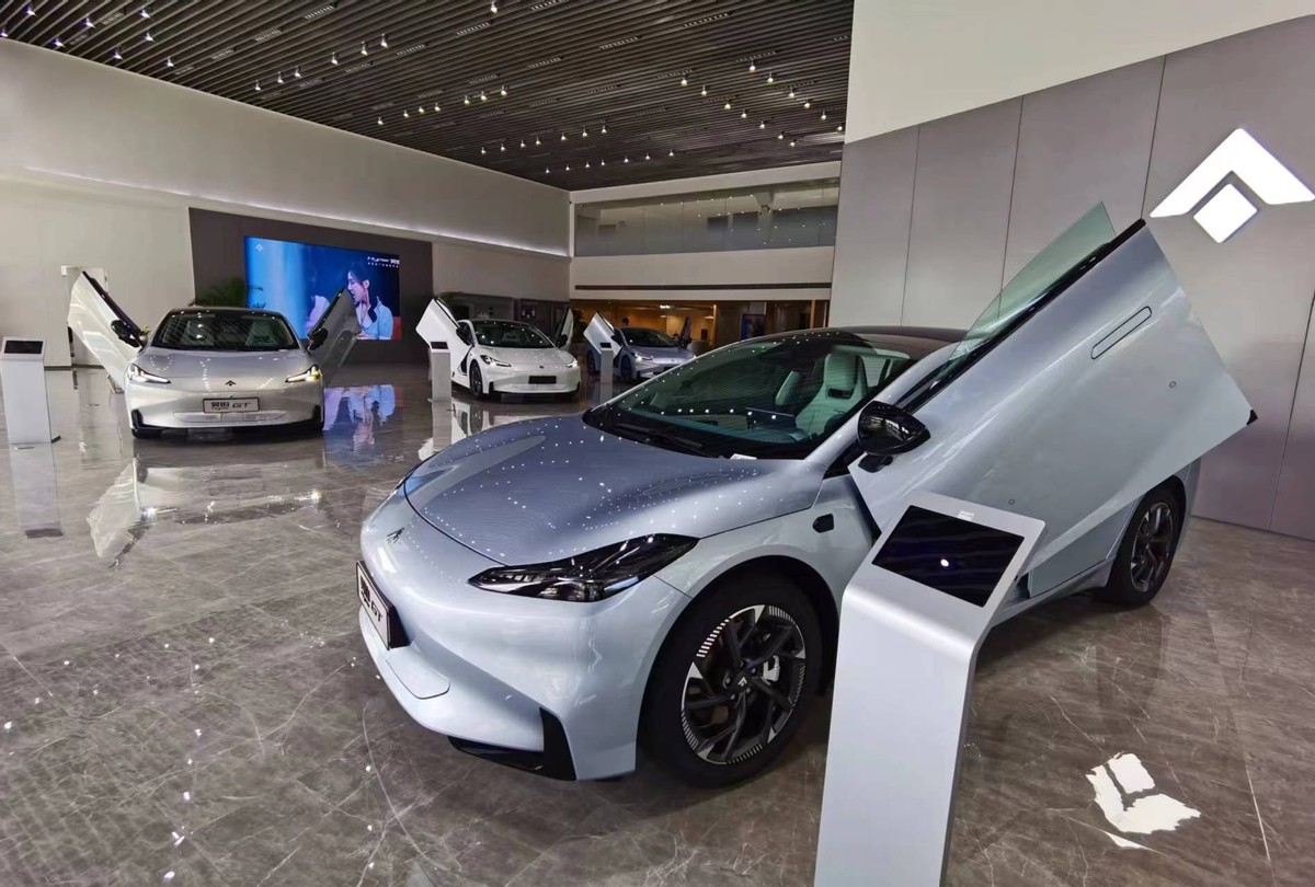 应声新款Model 3涨价！昊铂GT加推710km版本，降价2万！
