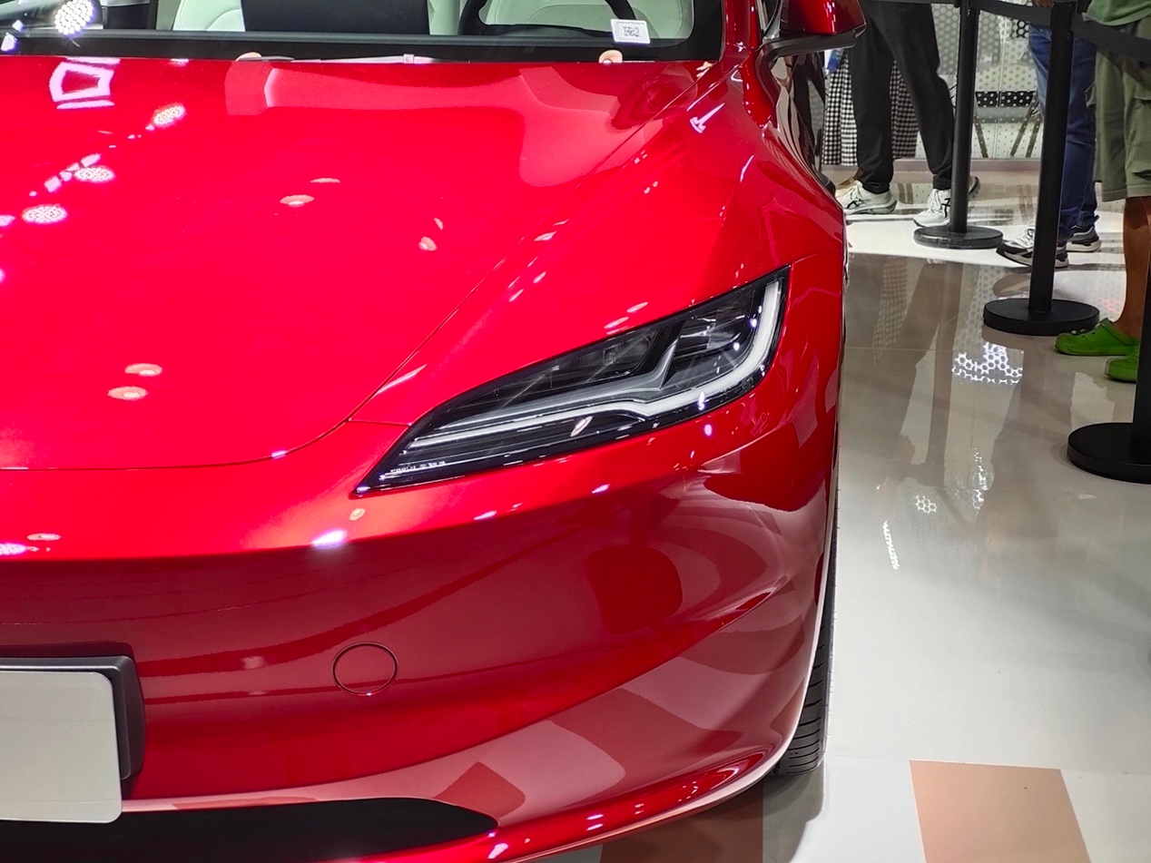 抢先实拍新款Model 3：没有雷达，没有换挡杆！你能接受吗？