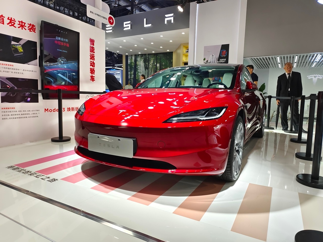抢先实拍新款Model 3：没有雷达，没有换挡杆！你能接受吗？