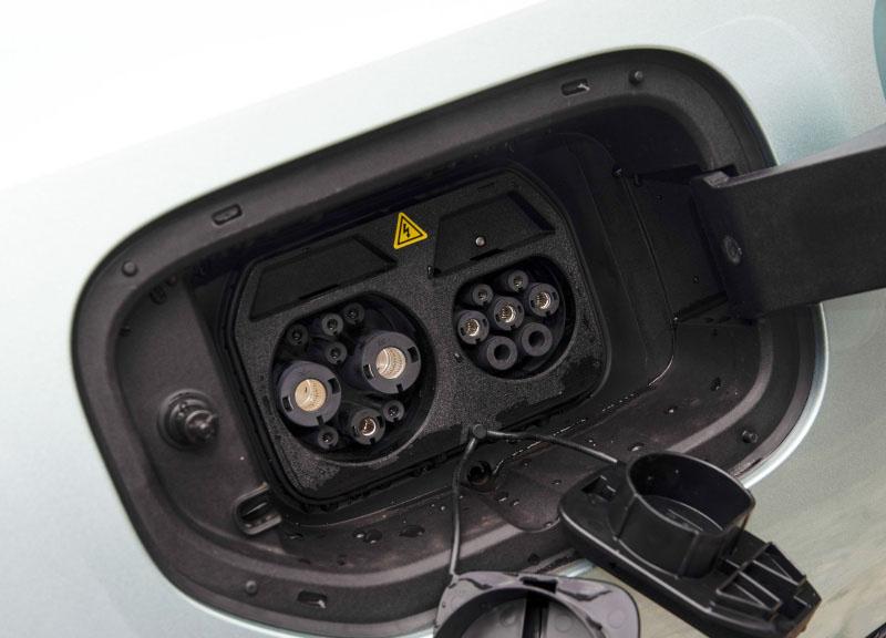 长安要“掀桌子”？B级轿车14.59w起，能上绿牌，带你看深蓝SL03