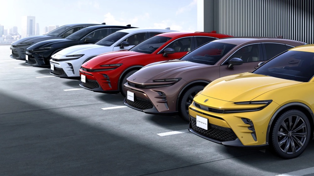 丰田皇冠再出新车型，跨界两厢长得像马自达CX-4