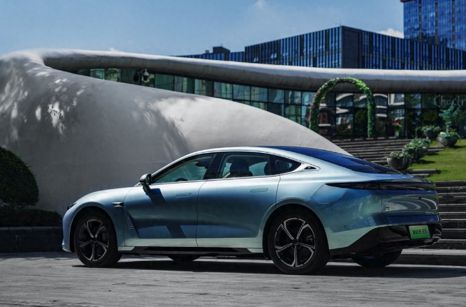 瞄准比亚迪汉EV，奇瑞、东风、红旗齐出新车，谁最有机会成爆款？