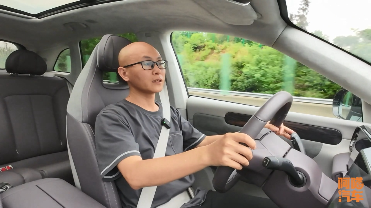 买混动还是纯电？第一台车买混动，为何换车时很多人都换纯电了？