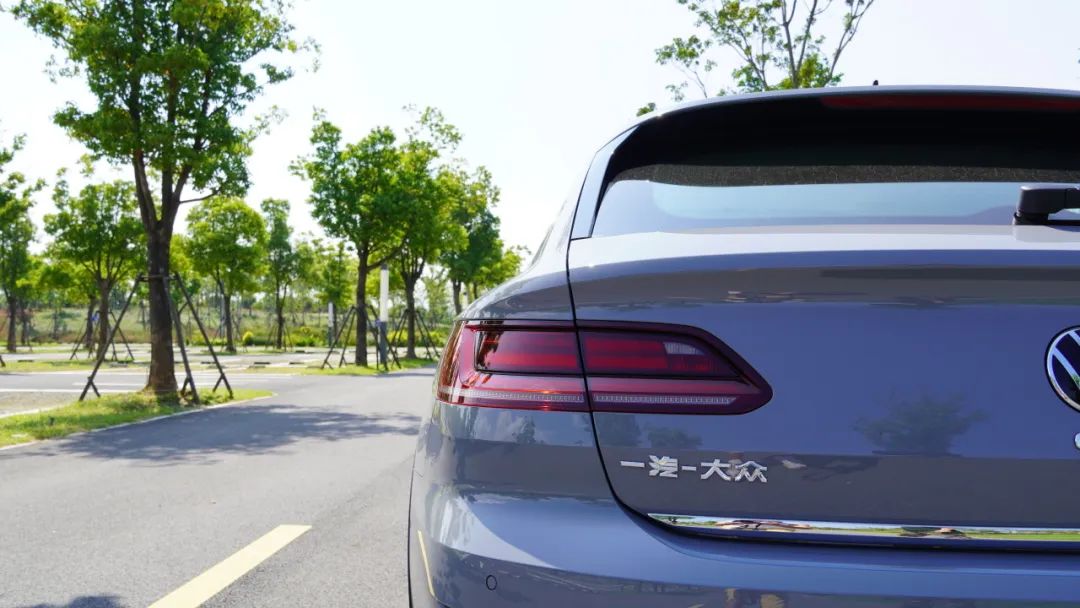 独立试驾大众CC猎装车：比蔚来ET5T便宜6万用来加油不香么