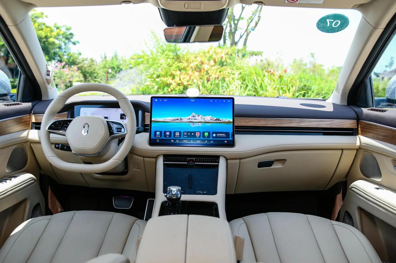 2024款问界M7新增车型上市，后驱+智驾系统，售价28.98-30.98万元