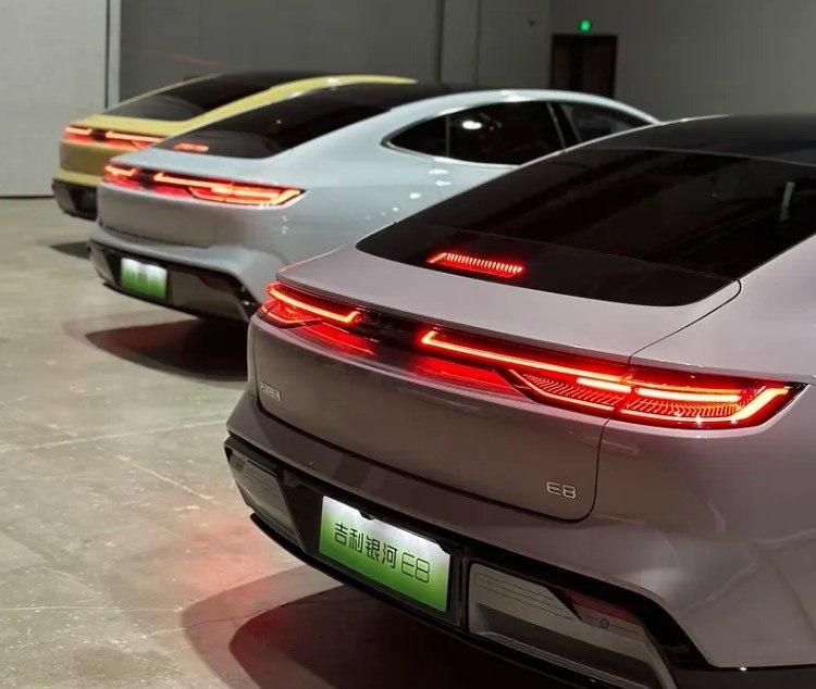 吉利银河E8实车曝光 定位中大型纯电轿跑 四季度正式上市交付