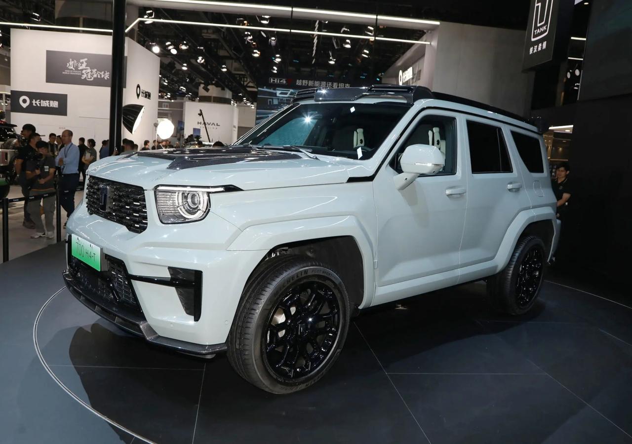 坦克700 Hi4-T首发限定版开启预售，3.0T V6插混动力，预售价70万元