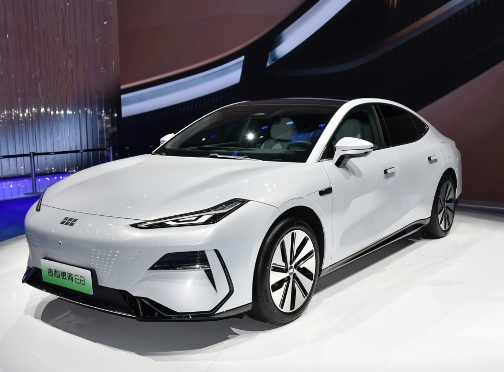 预售价18.8万元起，吉利银河E8要抢比亚迪汉、Model3饭碗？