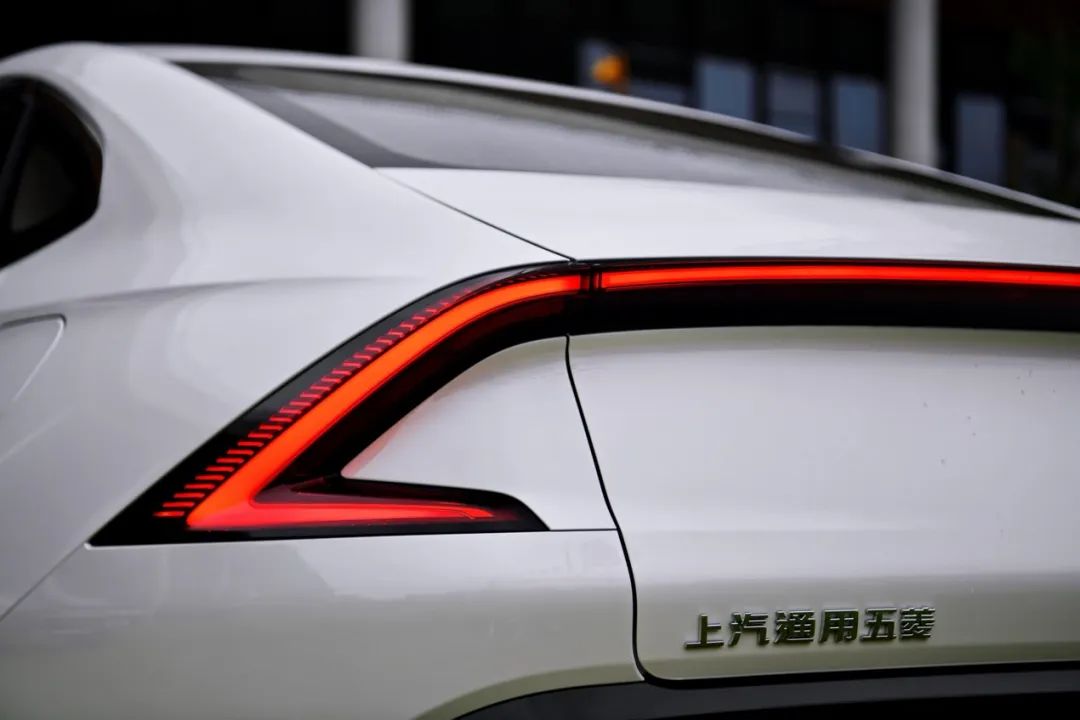 8.88万起，真·B级价格屠夫：五菱星光正式上市