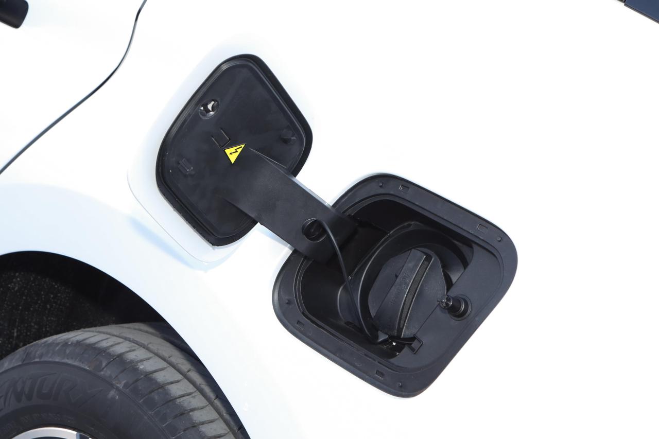 轴距超2.7米,起售价14.99万,纯电家轿AION S Max怎么样?