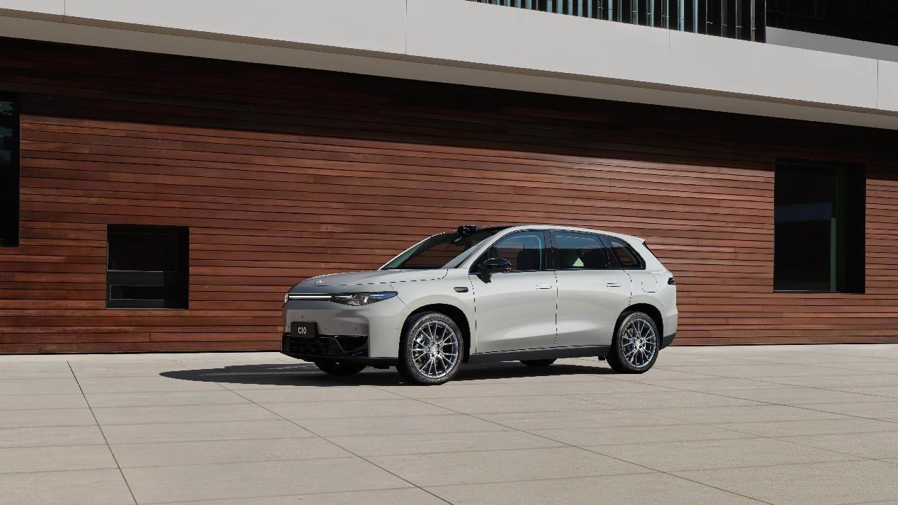 50万内品价比最高SUV?激光雷达+8295,零跑C10开启预售