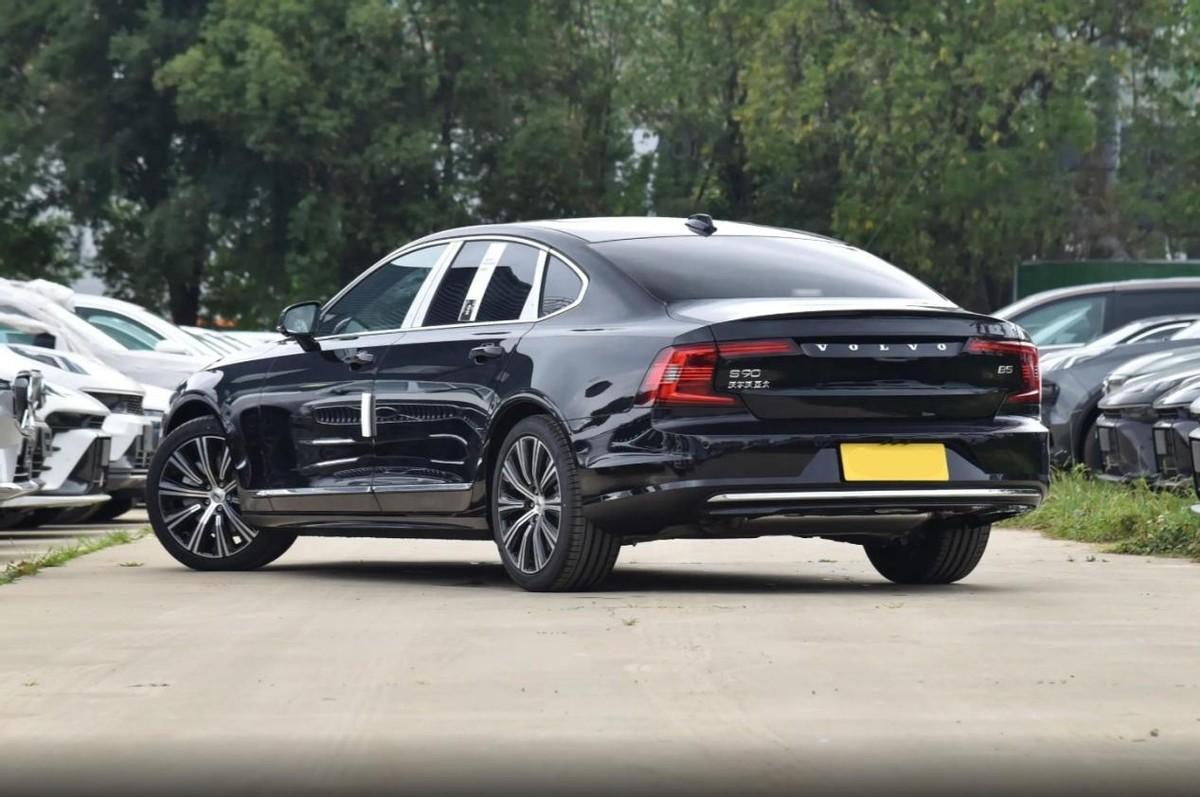 新一轮“价格战”打响，S90降幅超10万，标配2.0T+8AT，不香？