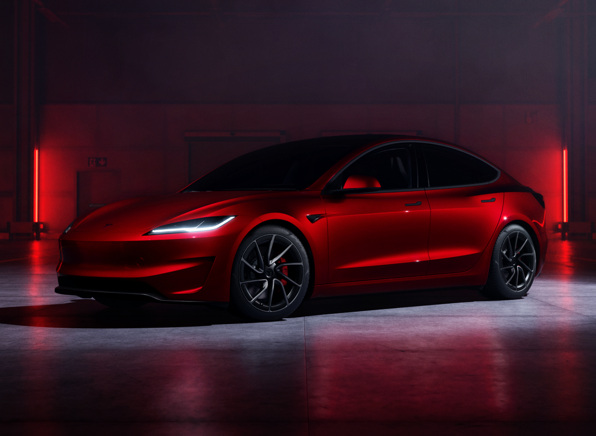 全新Model 3高性能版开启预售，零百加速3.1秒，续航623KM