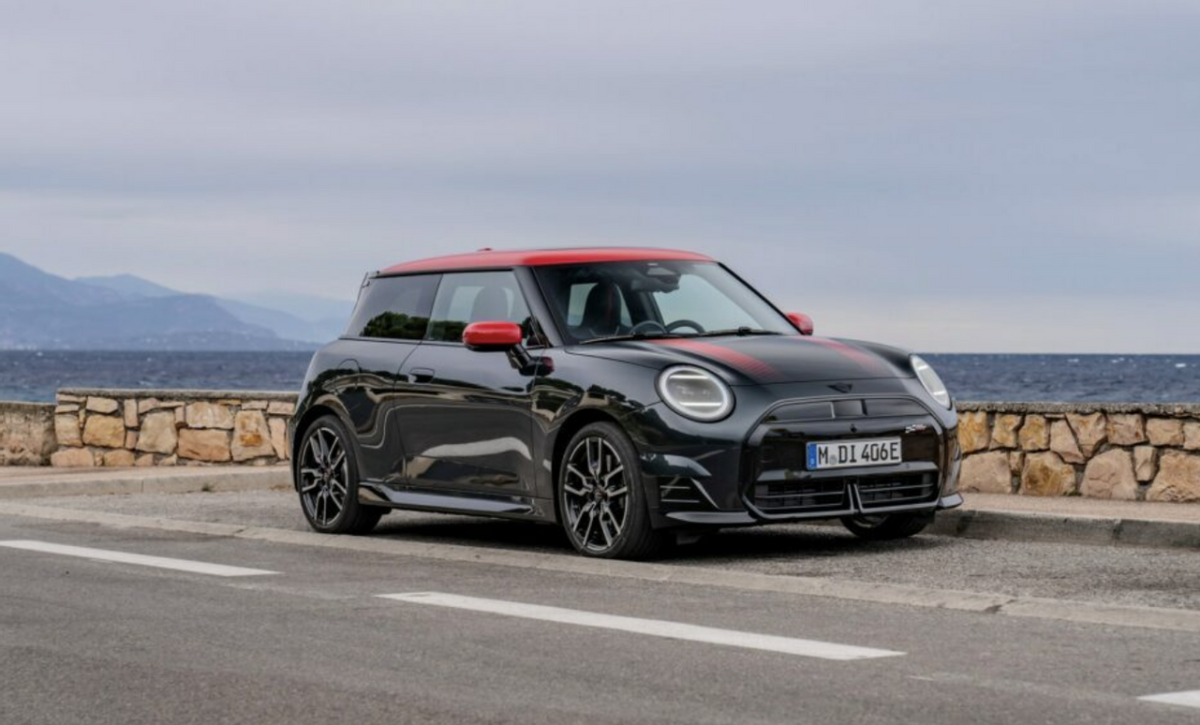 全新MINI JCW下月首发，它真的是“美丽废物”吗？