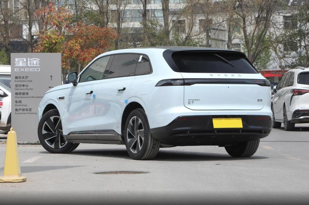 中大型SUV仅18.98万起，续航可达1518km，星纪元ET究竟有多卷？
