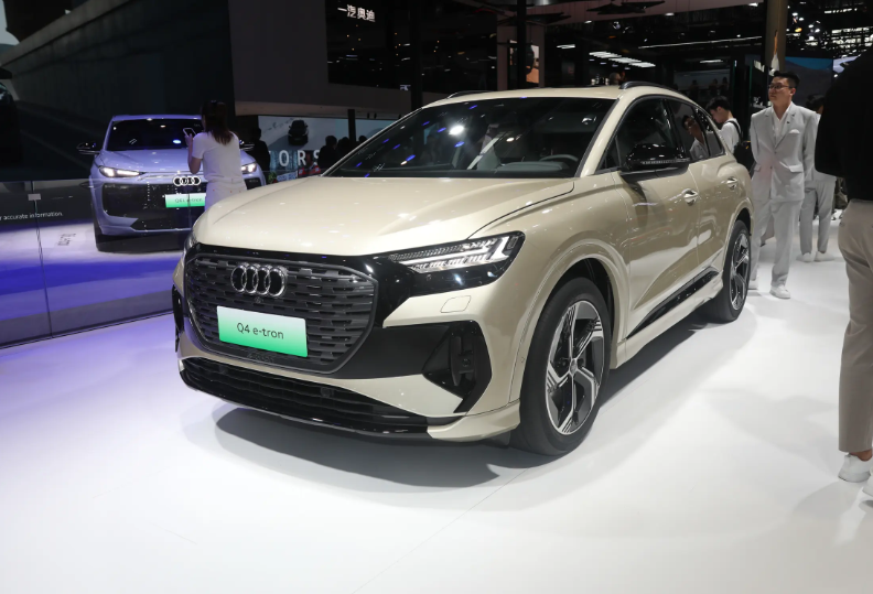 奥迪Q4 e-tron冠军纪念版正式上市，售价33.02万元，限量50辆