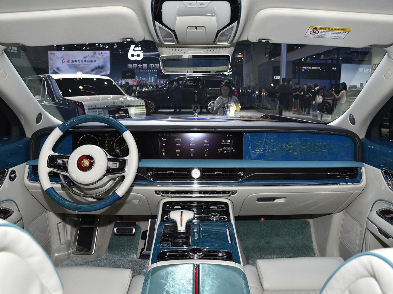 红旗国礼上市，车长近6米，配4.0T V8发动机，718万，对标劳斯莱斯